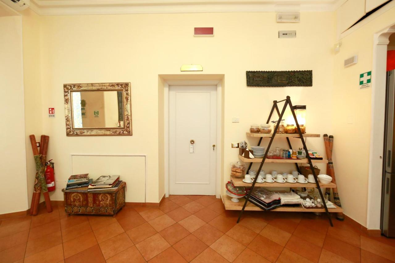 Residenza Gens Julia Bed & Breakfast Roma Eksteriør bilde